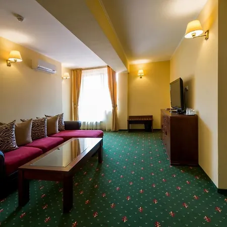 Hotel Coroana Brasovului 3*