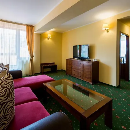Hotel Coroana Brasovului 3*
