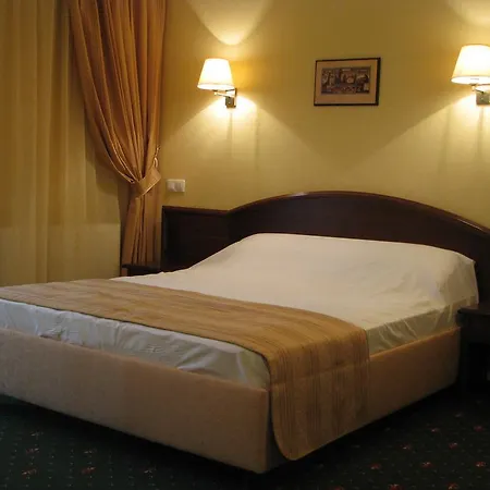 Hotel Coroana Brasovului 3*
