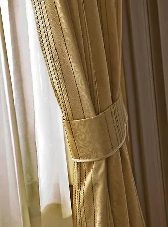 Hotel Coroana Brasovului 3*