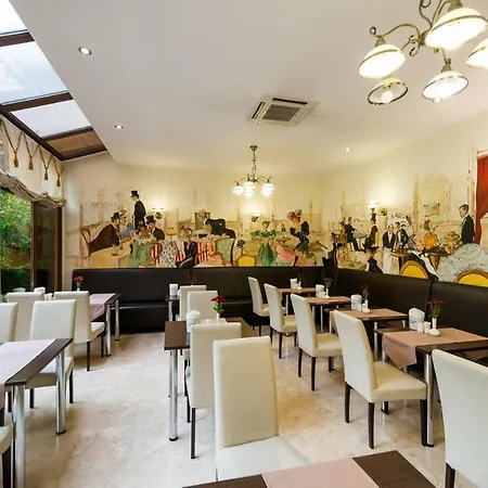 Coroana Brasovului Hotel