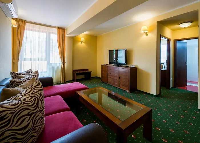 Hotel Coroana Brasovului 3*