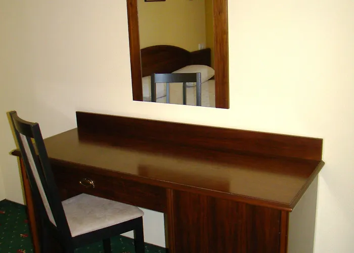 Hotel Coroana Brasovului 3*