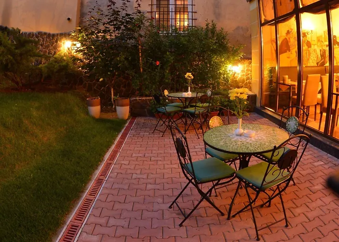 Hotel Coroana Brasovului 3*