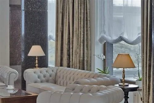 Hotel Coroana Brasovului 3*