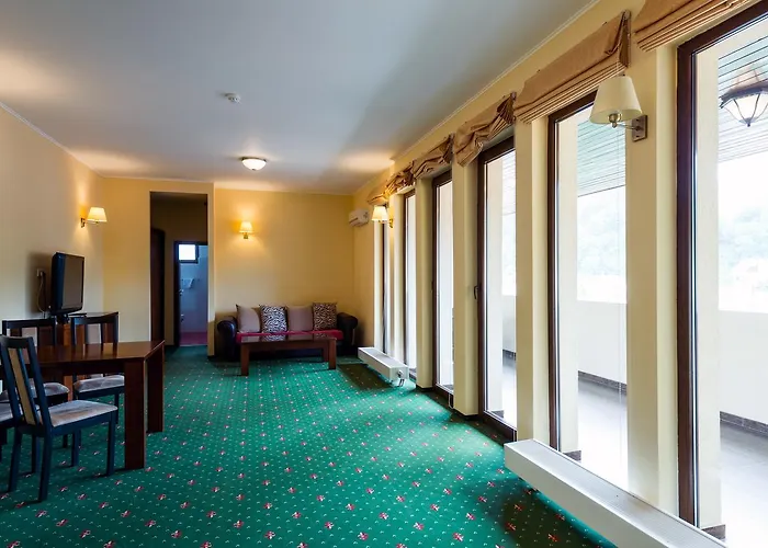 호텔 코로아나 브라쇼불루이 3*