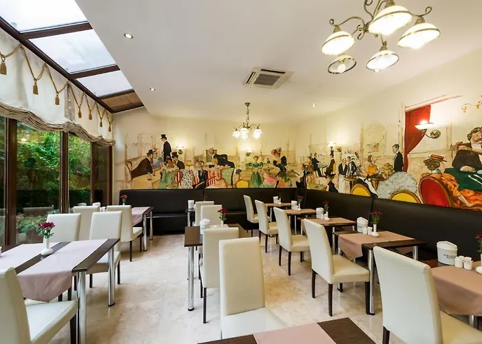 Coroana Brasovului Hotel